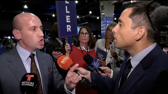 Stephen Miller yells at Nuestra Tele Noticias 24 journalist José María Del Pino.